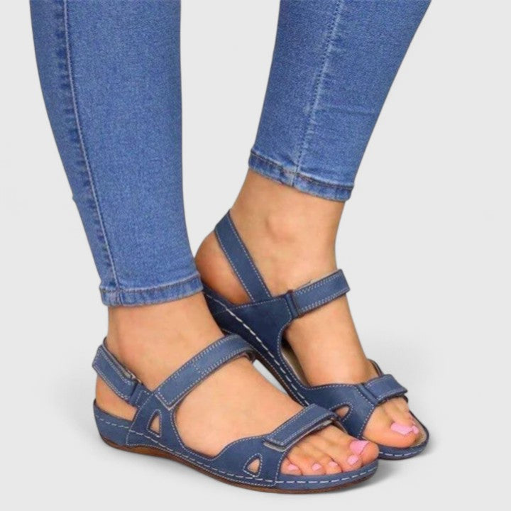 Avrie - Bequeme flache Sandalen